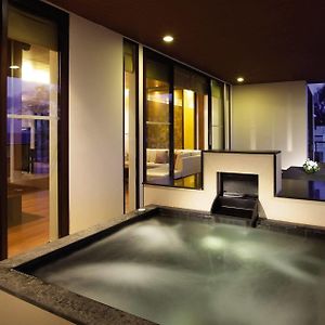 Seaview Three Bedroom Jacuzzi Penthouse